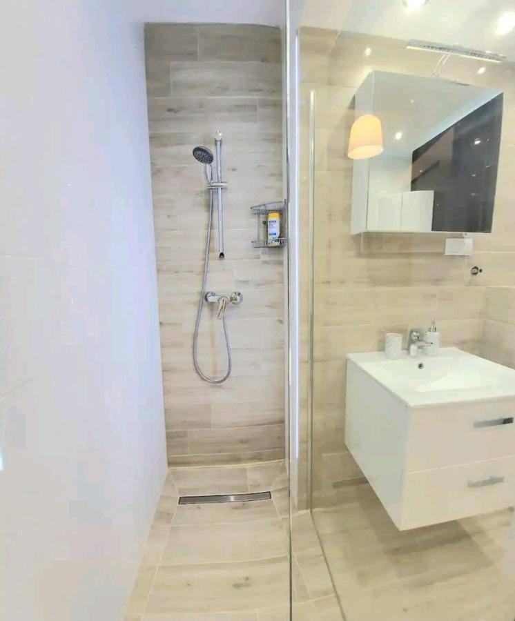 Cracow Novum Apartment Downtown 4 Persons Krasków Exterior foto