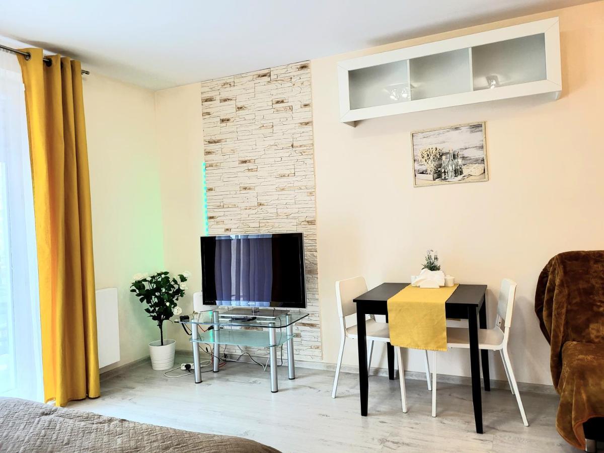 Cracow Novum Apartment Downtown 4 Persons Krasków Exterior foto