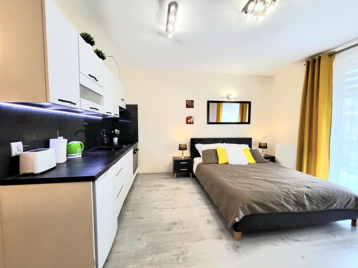Cracow Novum Apartment Downtown 4 Persons Krasków Exterior foto